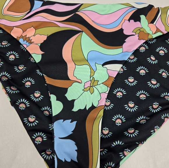 Billabong Women's Islands Away Reversible Low Rider Bikini Bottom Multicolor XL - Picture 4 of 11